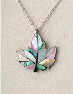Glacier Pearle Necklace Maple Leaf Blush