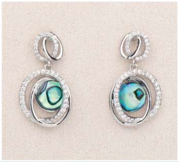 Glacier Pearle earring Debonair