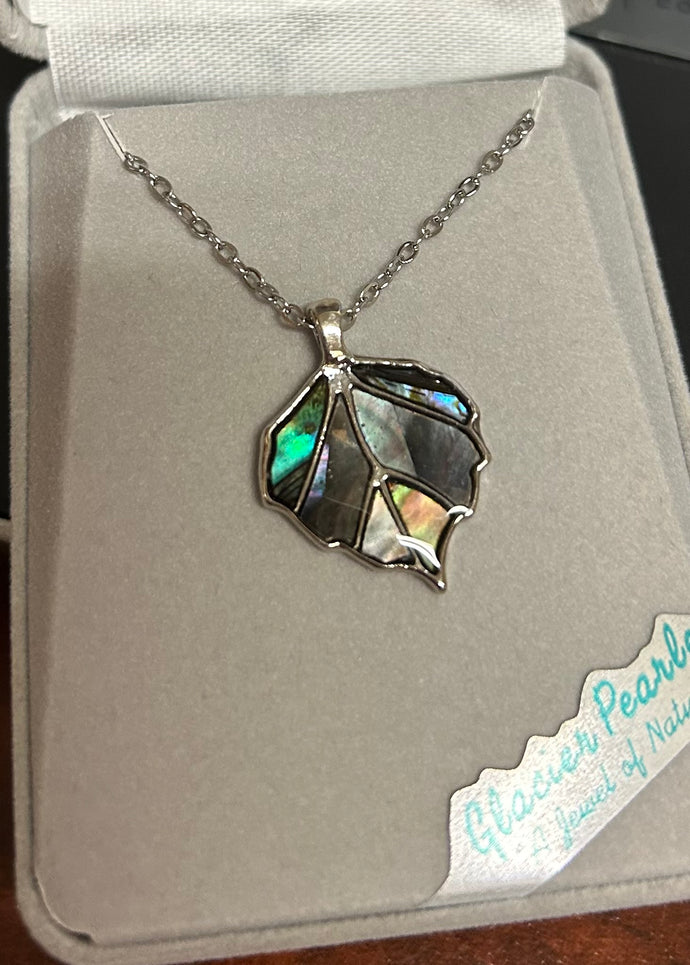 Glacial Pearle Necklace Aspen Leaf